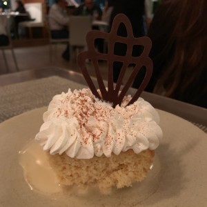 TRES LECHES