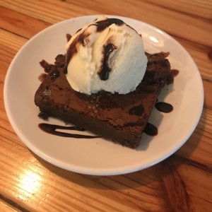 brownie con helado 