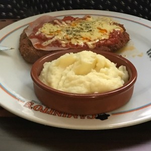 Milanesa de pollo napolitana