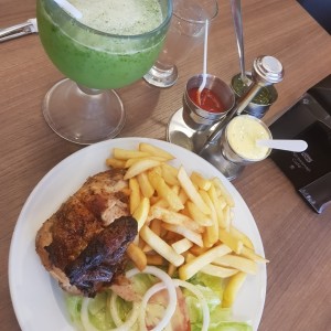 Pollo con papa fritas 