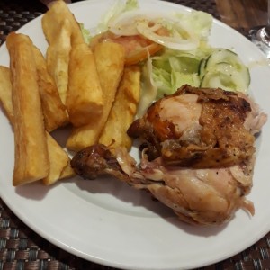 1/4 de Pollo con Yuca Frita