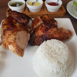 Medio Pollo asado con arroz blanco