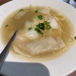 Sopa de wanton 