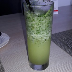 limonada con yerbabuena