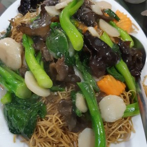 chow mein de vegetales