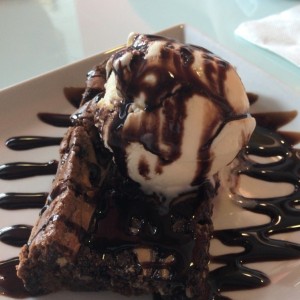 brownie con helado