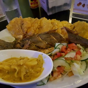 pescado frito con patacones