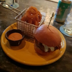 aMano Bourbon Burger