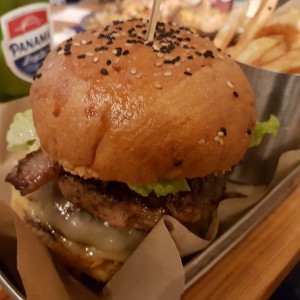 Devoro Burger