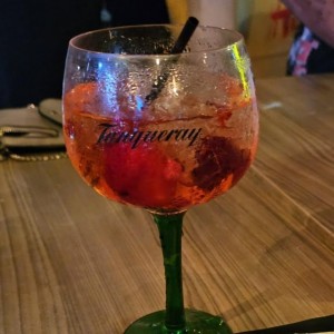 Gin tanqueray de frutos rojos