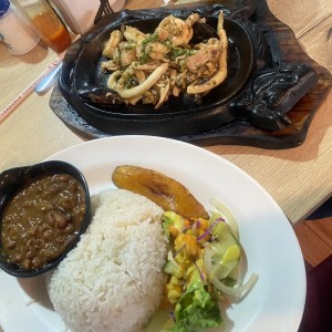Platos Fuertes - Pique de Mariscos