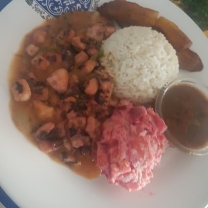 Pulpo en salsa marinera