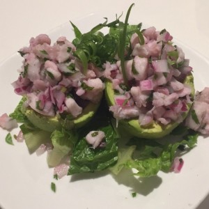 Aguacate con ceviche