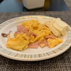 huevos revueltos con jamon