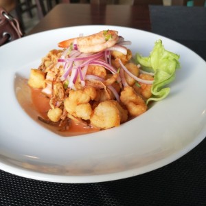 ceviche mixto frito