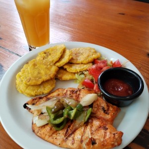 Filete de Pechuga con Patacones