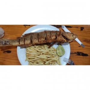 Pescado frito entero