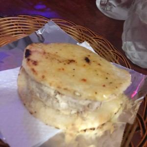 arepa de pollo