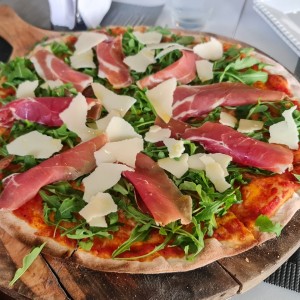 Pizza Prosciutto e Tartufo