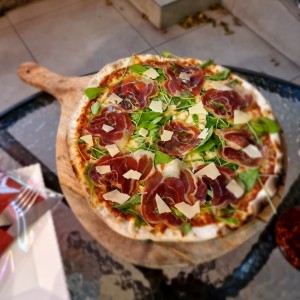 Pizza Prosciutto e Tartufo