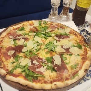 Pizza Prosciutto e Tartufo