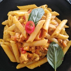 Pasta con Salsa Boscaiola