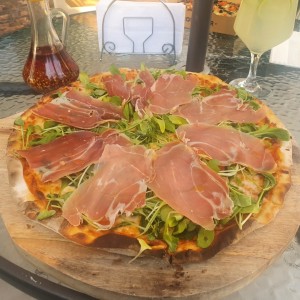 Pizza Prosciutto e Tartufo