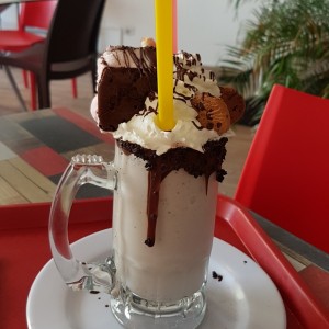 milkshake de cookis and cream