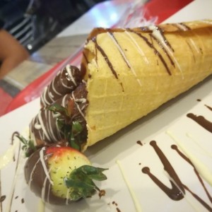 cono de fresas con chocolate