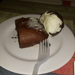 Brownie con helado