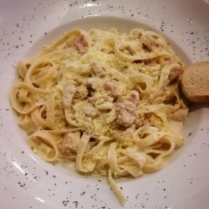 Pasta Alfredo con Pollo