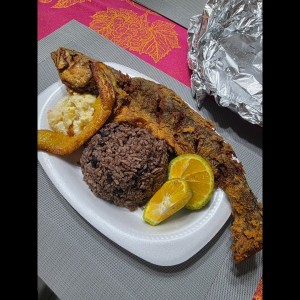 corvina frita entera