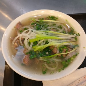 pho de carne salteada