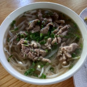 Sopa de carne salteada