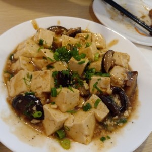 Tofu Con salsa de Hongos