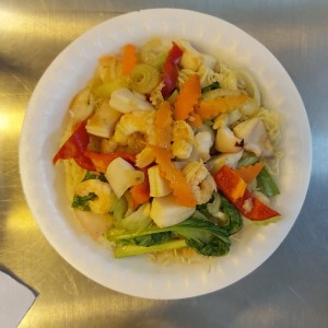 ensalada de mango y camarones