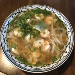 Pho de camarones