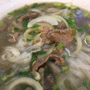 Pho de Res al Ajillo