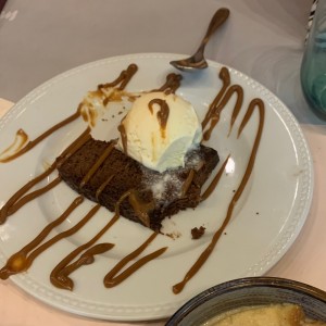 Brownie con helado