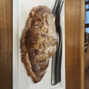 Croissant de almendras