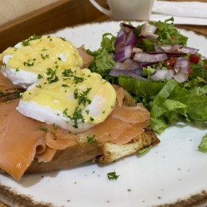 Huevos benedictinos