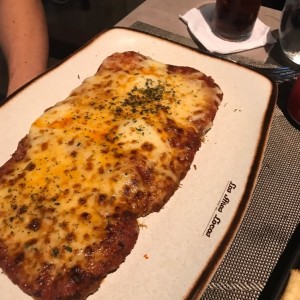 Suprema de pollo napolitana