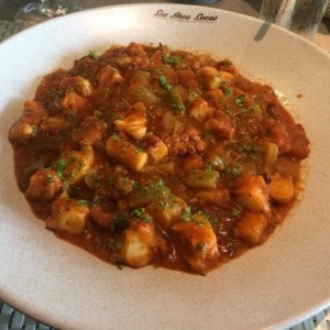 Pulpo en salsa criolla picante