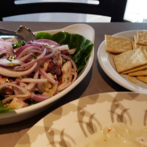 Ceviche mixto de Lsngostinos y Pulpo.