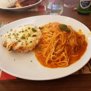 Chicken Parmigiana en Salsa Napolitana