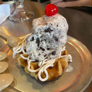 Waffle con Helado