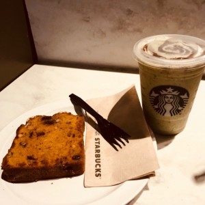 Pumpkin cake y frankenfrappuccino