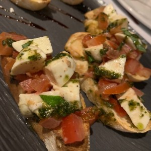 Entradas - Bruschetta Assisi