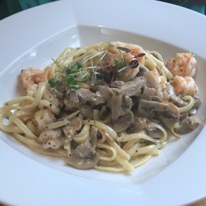 pasta al ileo con camarones