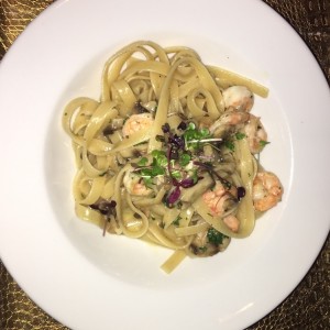 pasta de camarones e fungi